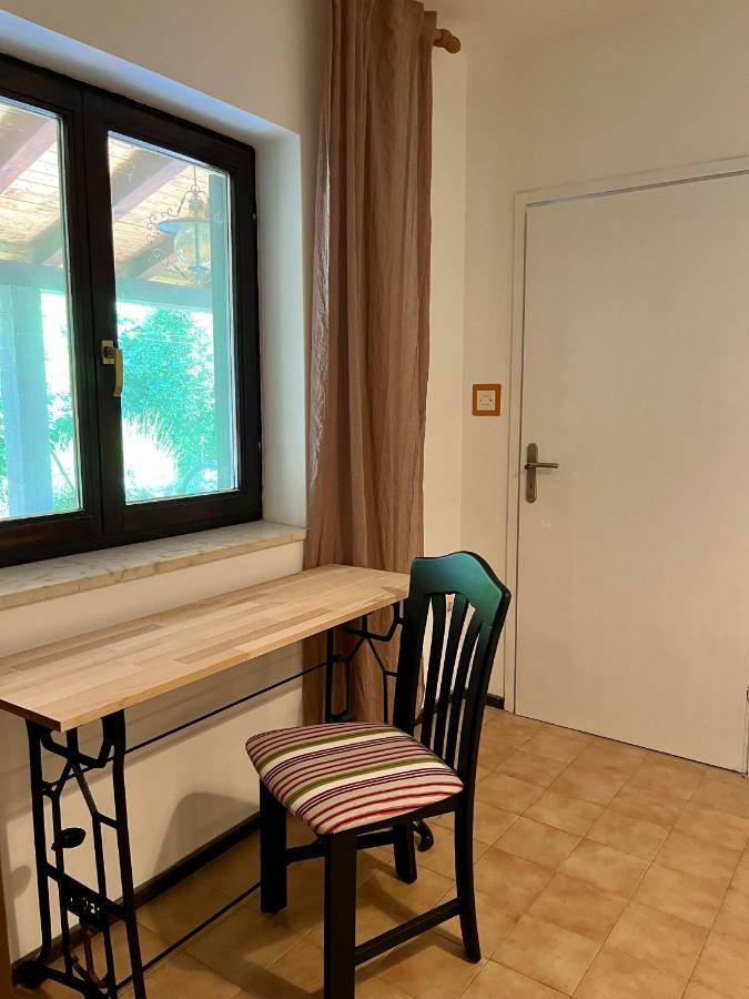 Apartmani Zora 크레스 외부 사진